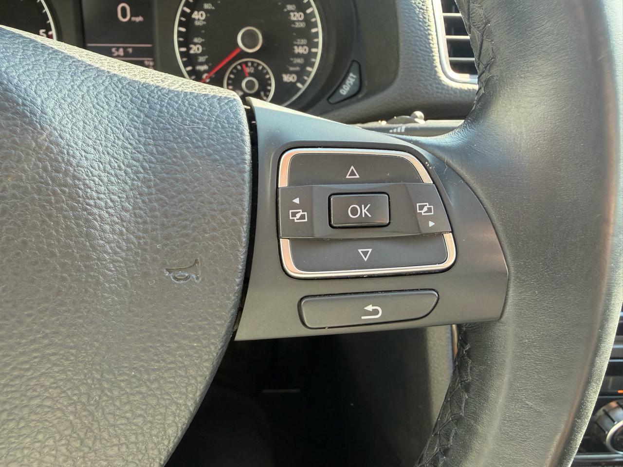 Volkswagen Passat 4dr Sdn 2.0L DSG TDI SEL Premium 2014