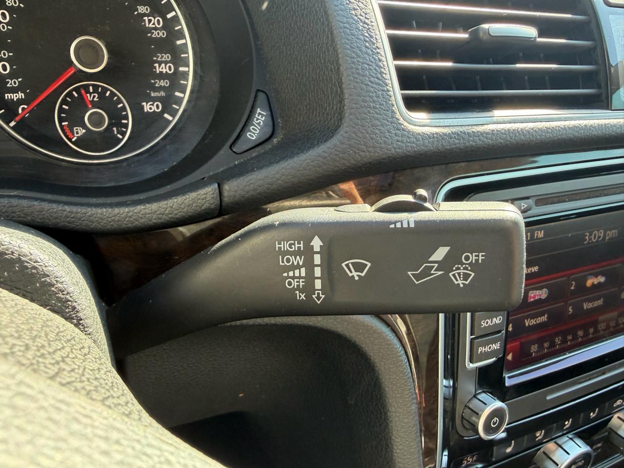 Volkswagen Passat 4dr Sdn 2.0L DSG TDI SEL Premium 2014