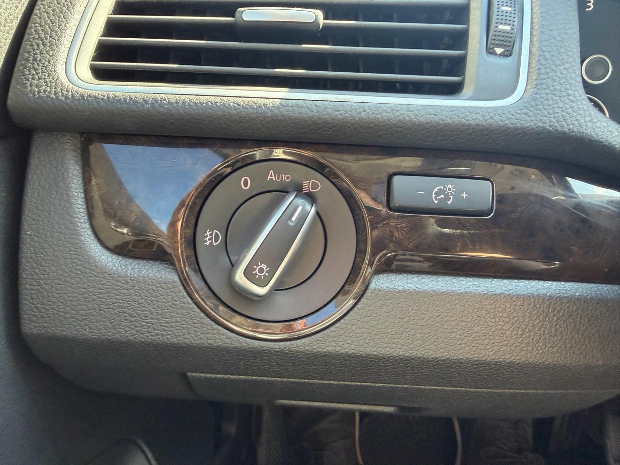 Volkswagen Passat 4dr Sdn 2.0L DSG TDI SEL Premium 2014