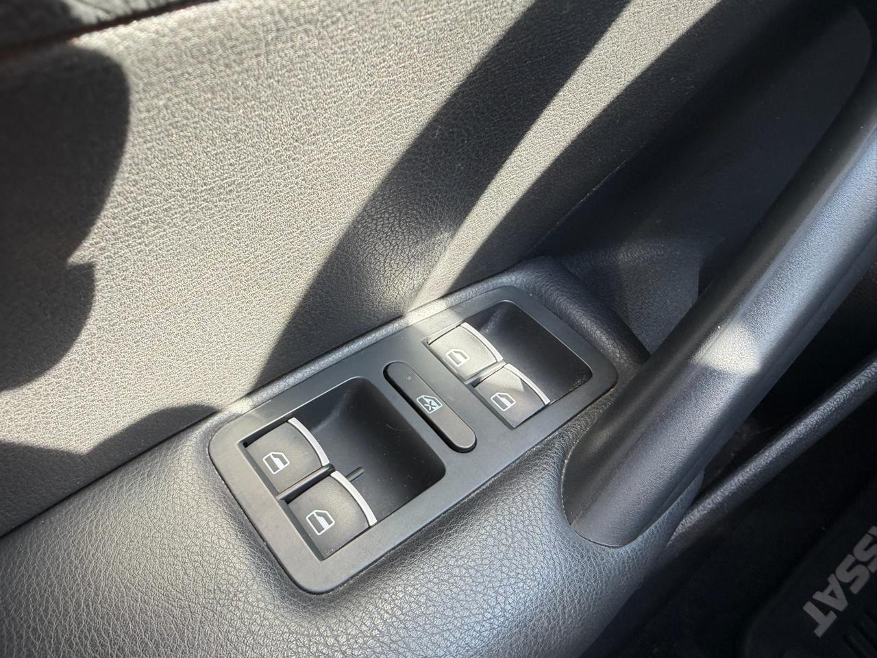 Volkswagen Passat 4dr Sdn 2.0L DSG TDI SEL Premium 2014