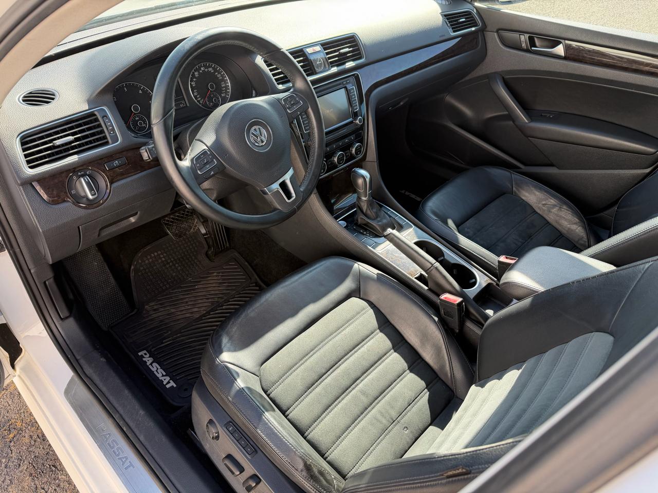 Volkswagen Passat 4dr Sdn 2.0L DSG TDI SEL Premium 2014