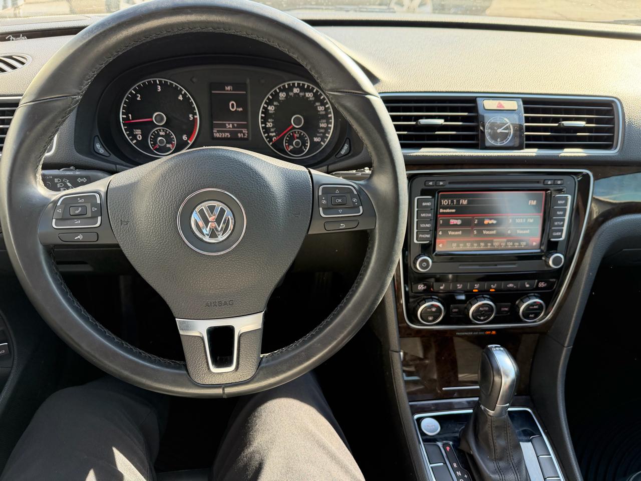 Volkswagen Passat 4dr Sdn 2.0L DSG TDI SEL Premium 2014