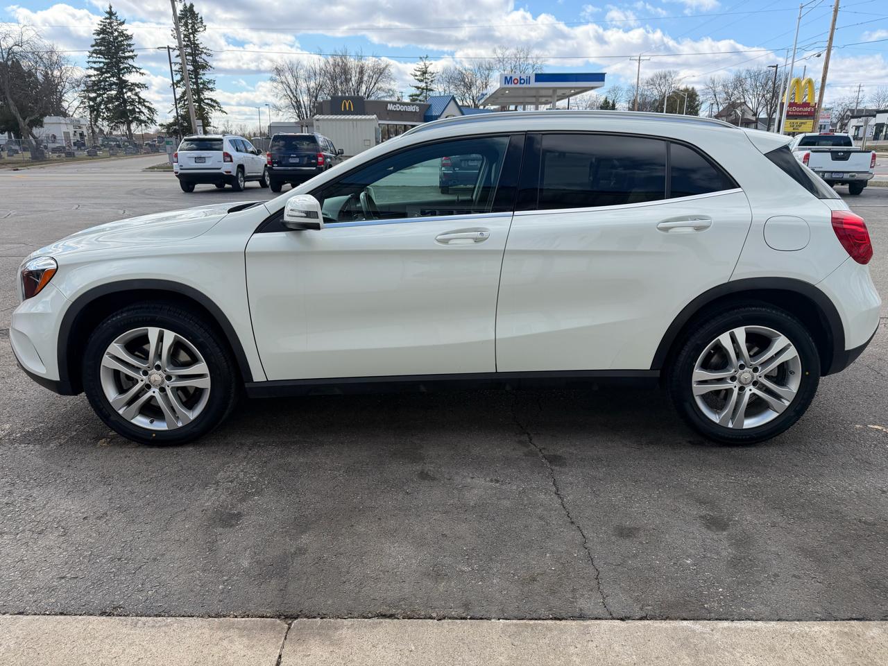 Mercedes-Benz GLA GLA 250 4MATIC SUV 2017