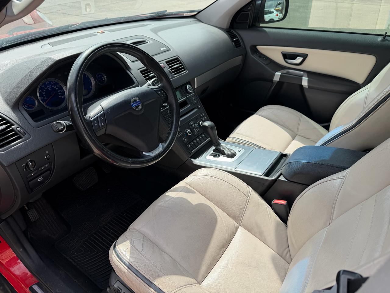 Volvo XC90 AWD 4dr I6 R-Design 2010