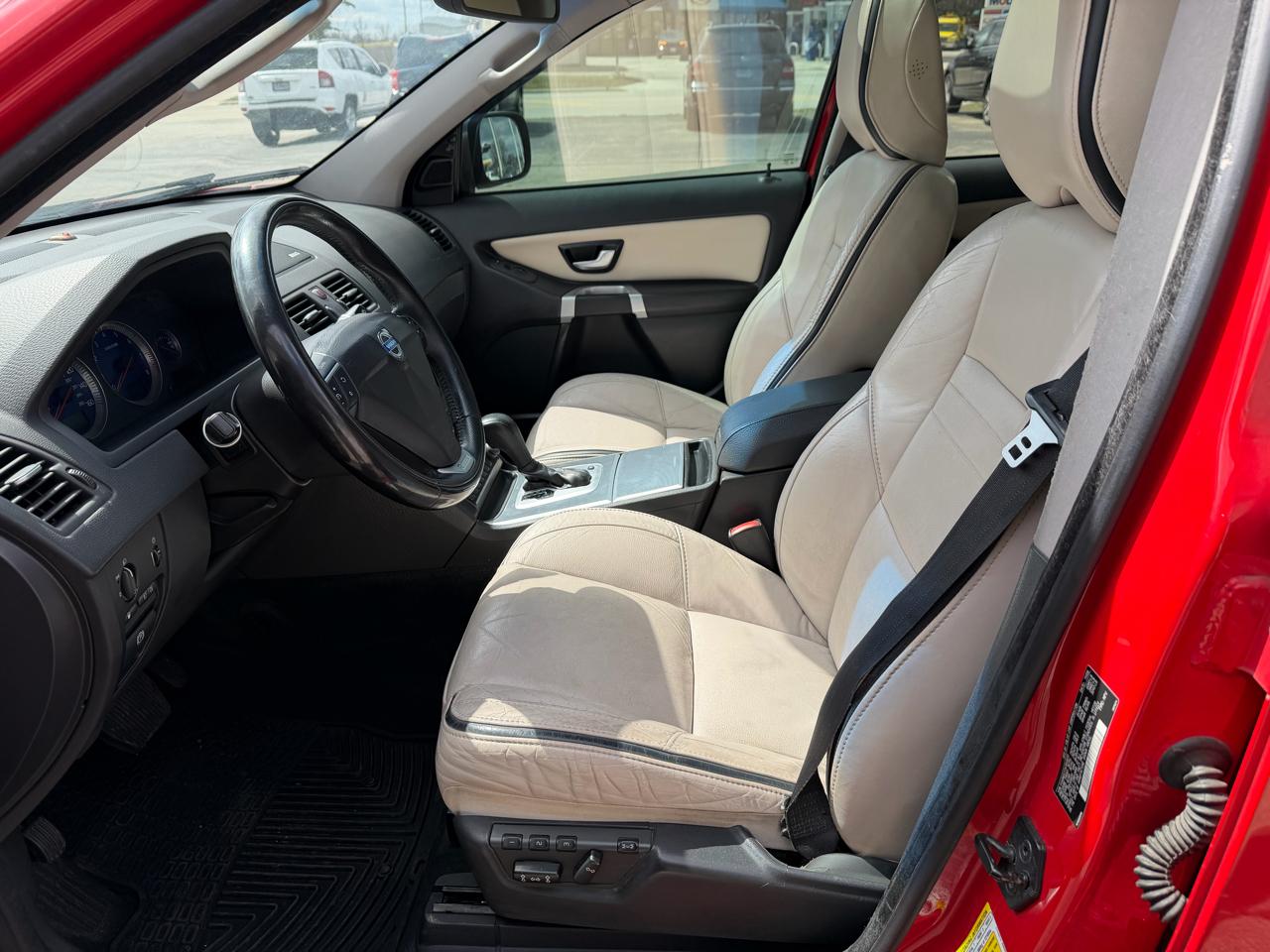 Volvo XC90 AWD 4dr I6 R-Design 2010