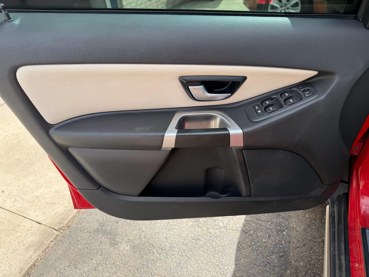 Volvo XC90 AWD 4dr I6 R-Design 2010