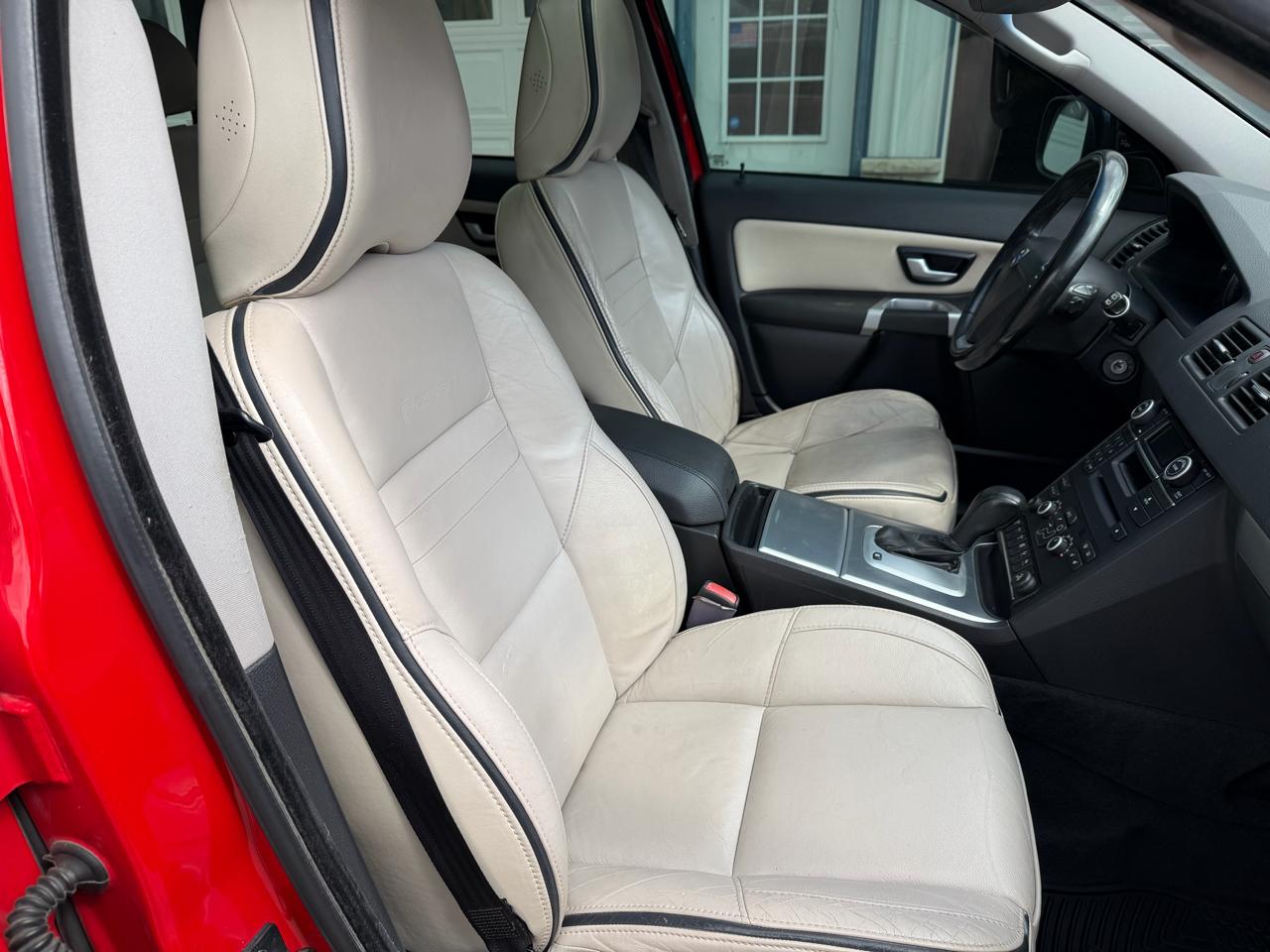 Volvo XC90 AWD 4dr I6 R-Design 2010