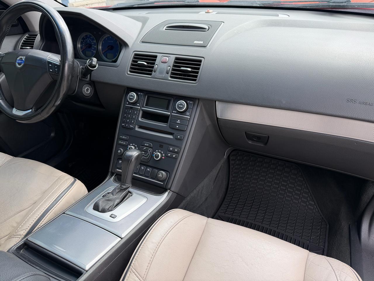 Volvo XC90 AWD 4dr I6 R-Design 2010