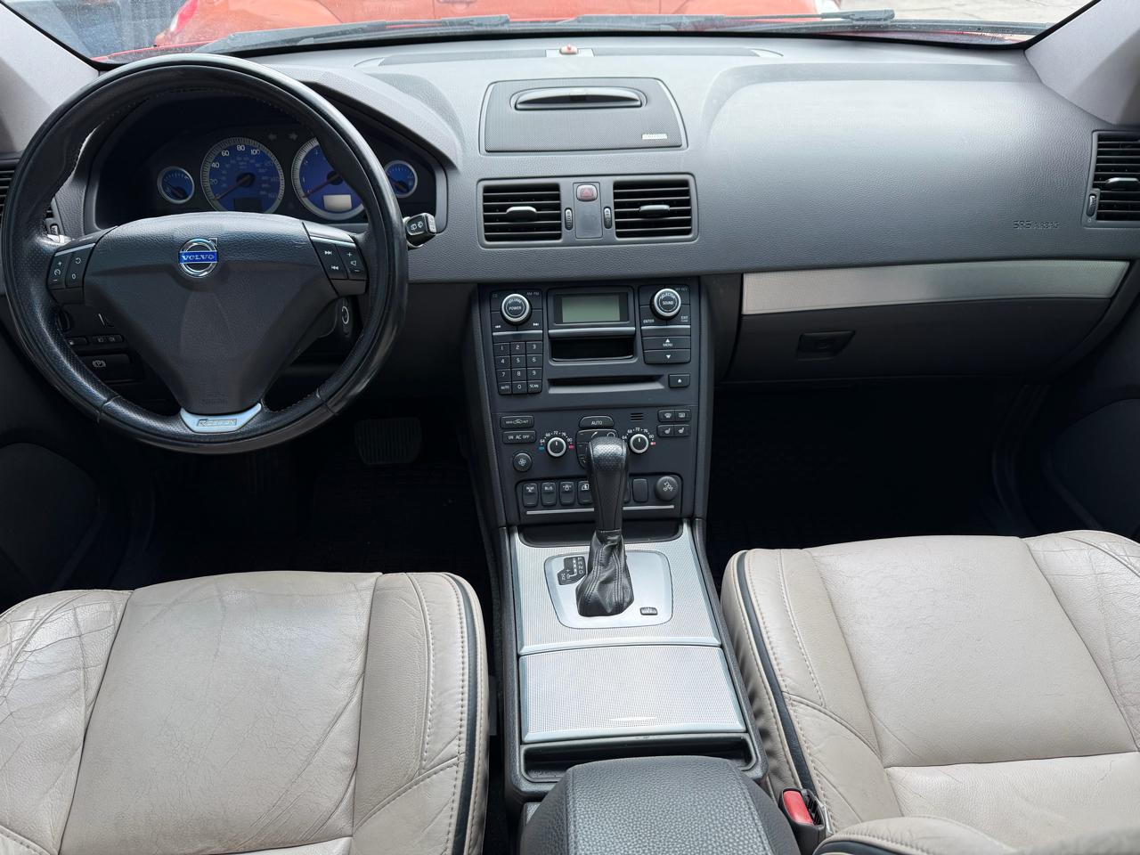 Volvo XC90 AWD 4dr I6 R-Design 2010