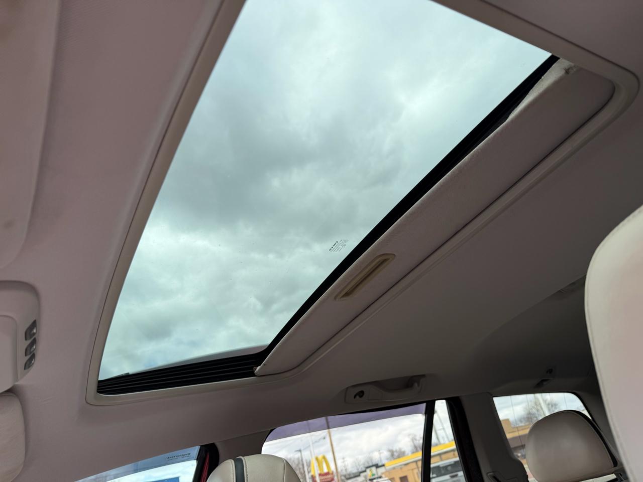 Volvo XC90 AWD 4dr I6 R-Design 2010