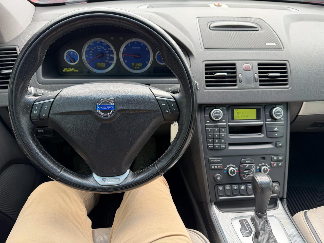 Volvo XC90 AWD 4dr I6 R-Design 2010