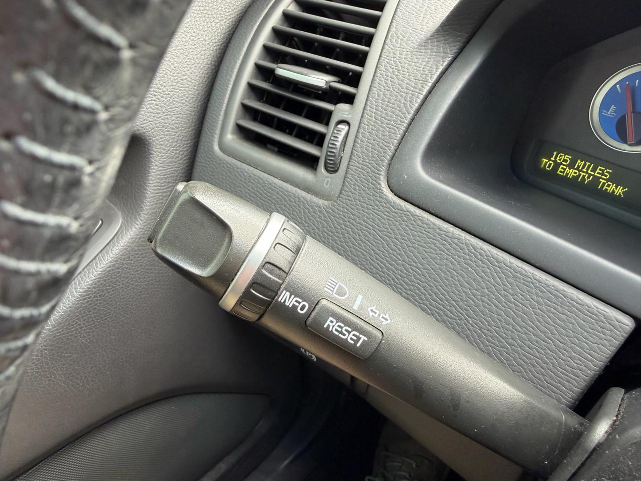 Volvo XC90 AWD 4dr I6 R-Design 2010