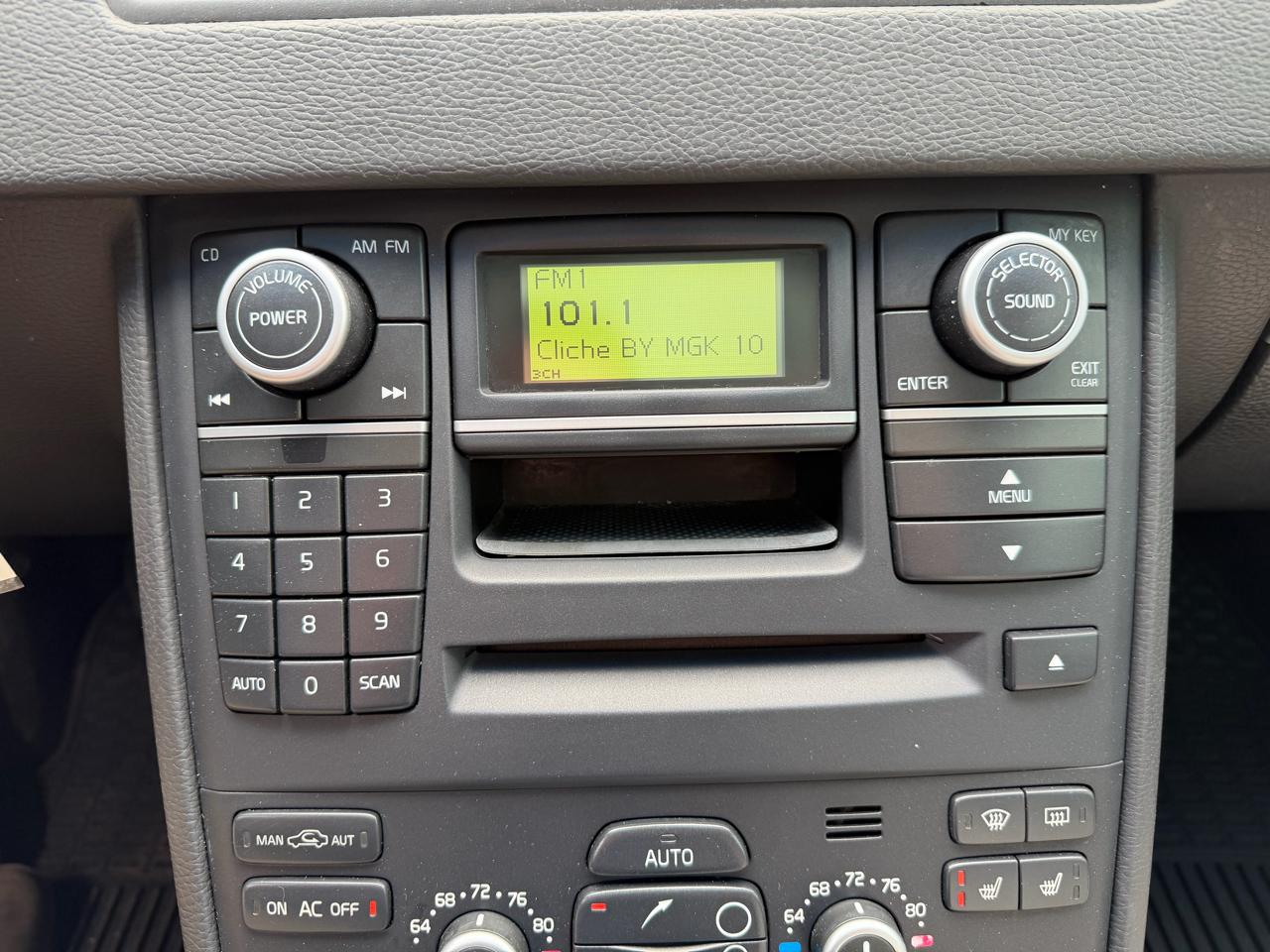 Volvo XC90 AWD 4dr I6 R-Design 2010