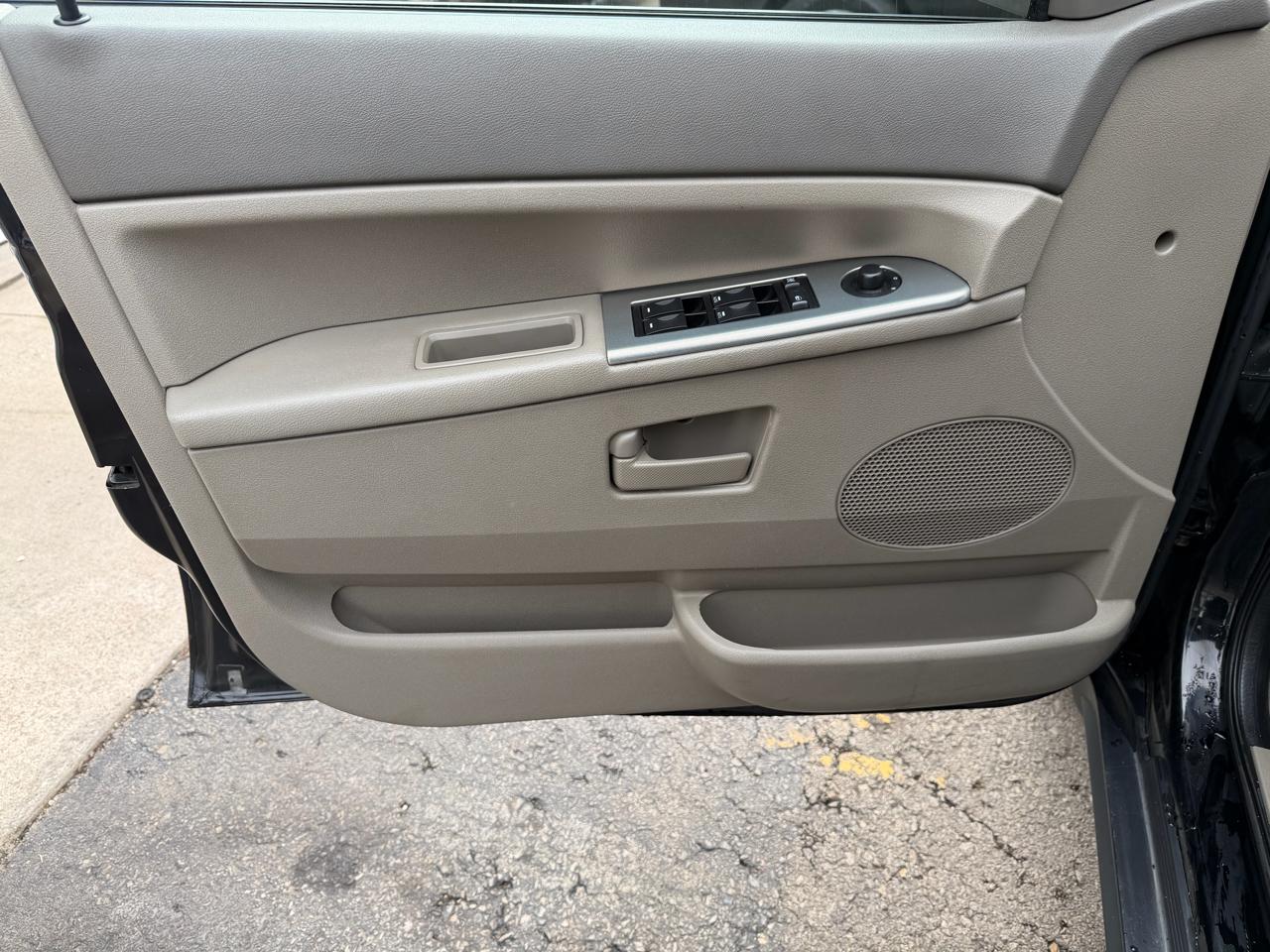 Jeep Grand Cherokee 4dr Laredo 4WD 2006