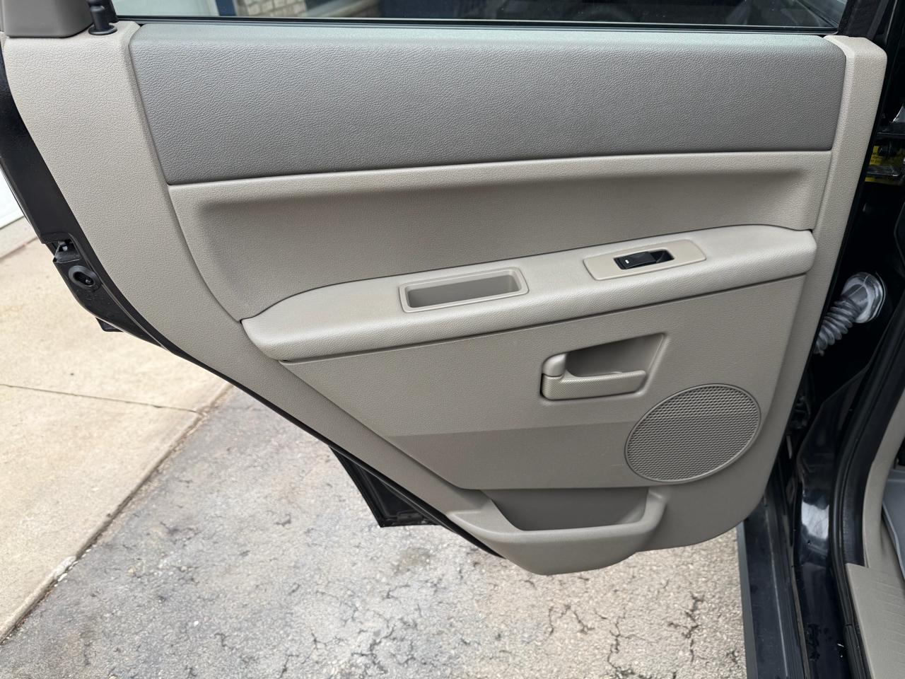 Jeep Grand Cherokee 4dr Laredo 4WD 2006