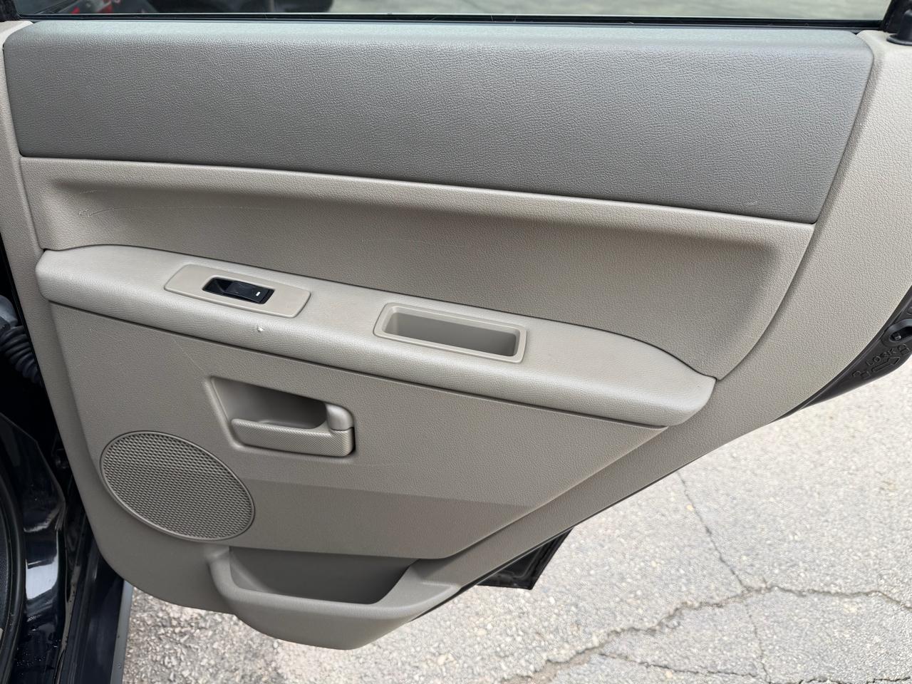 Jeep Grand Cherokee 4dr Laredo 4WD 2006