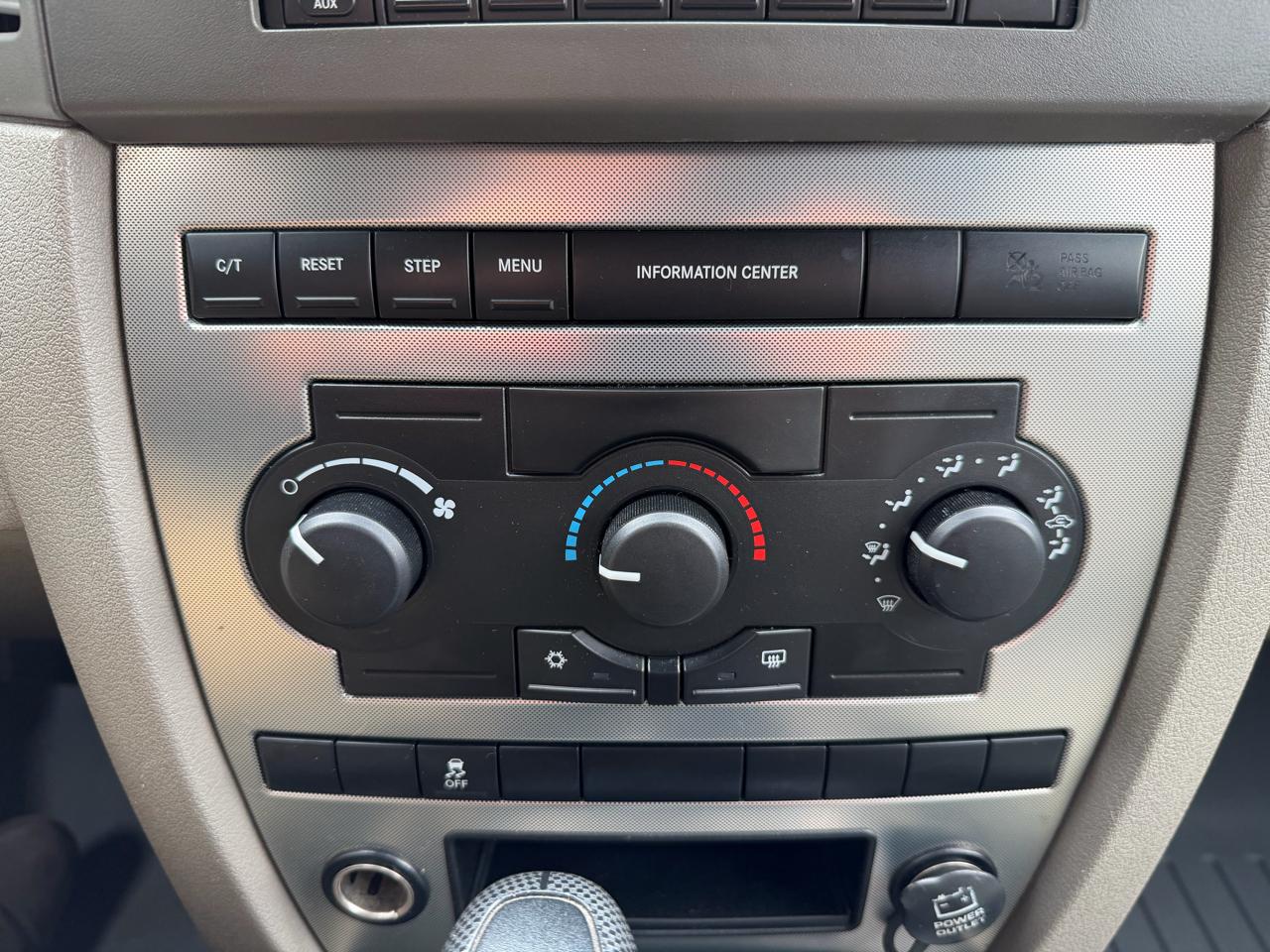 Jeep Grand Cherokee 4dr Laredo 4WD 2006