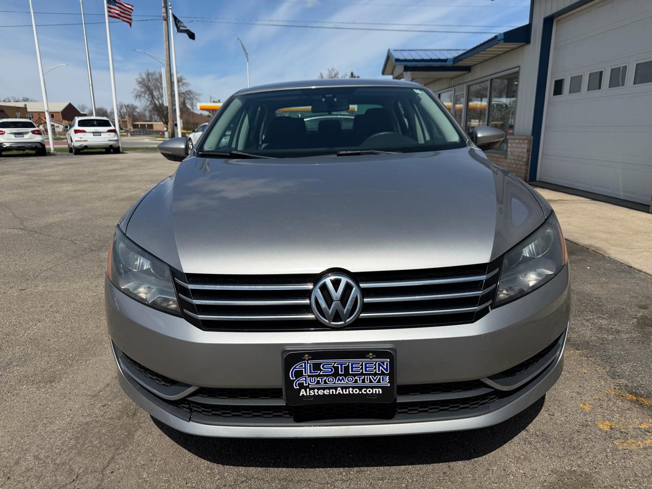 Volkswagen Passat 4dr Sdn 2.5L Auto S 2012