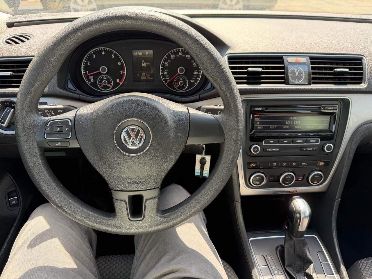 Volkswagen Passat 4dr Sdn 2.5L Auto S 2012