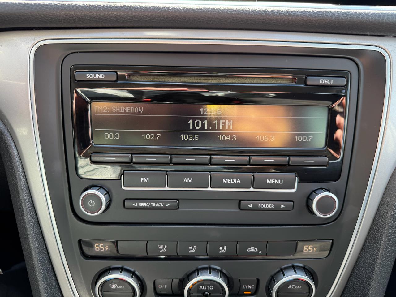 Volkswagen Passat 4dr Sdn 2.5L Auto S 2012