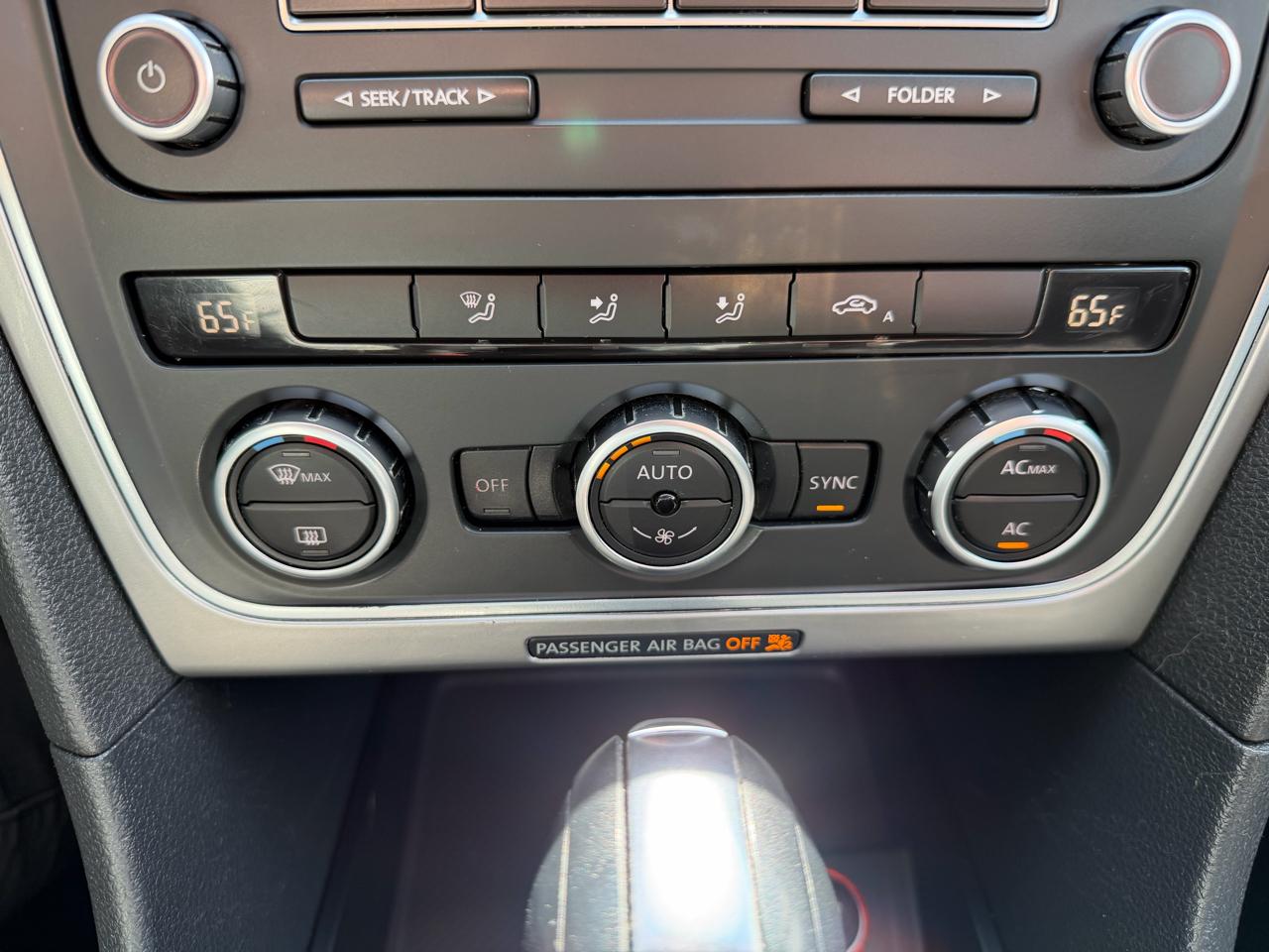 Volkswagen Passat 4dr Sdn 2.5L Auto S 2012