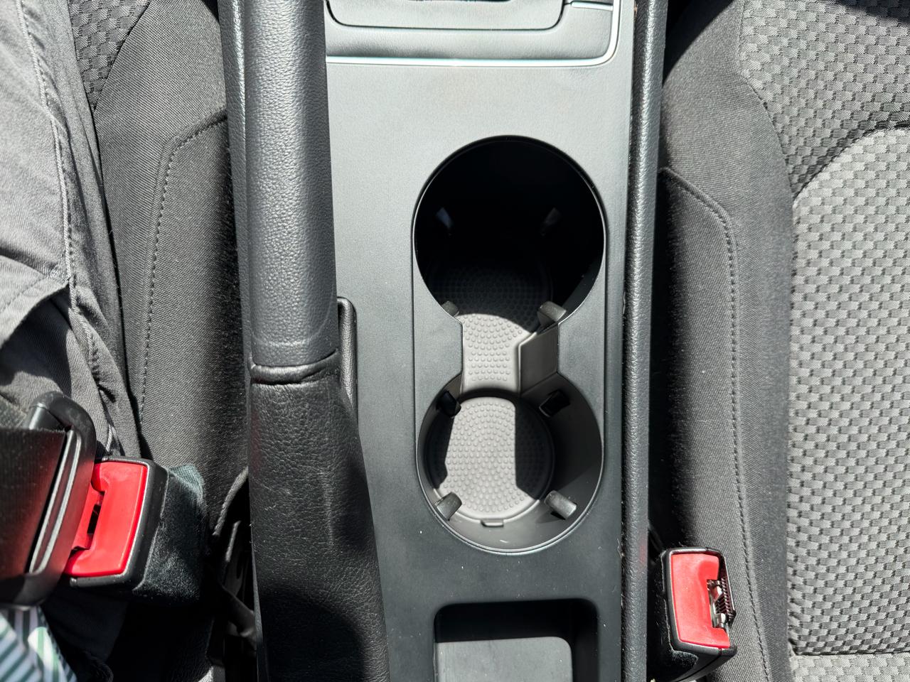 Volkswagen Passat 4dr Sdn 2.5L Auto S 2012