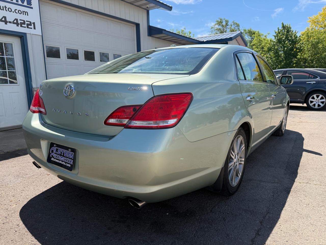 Toyota Avalon 4dr Sdn XL (Natl) 2010