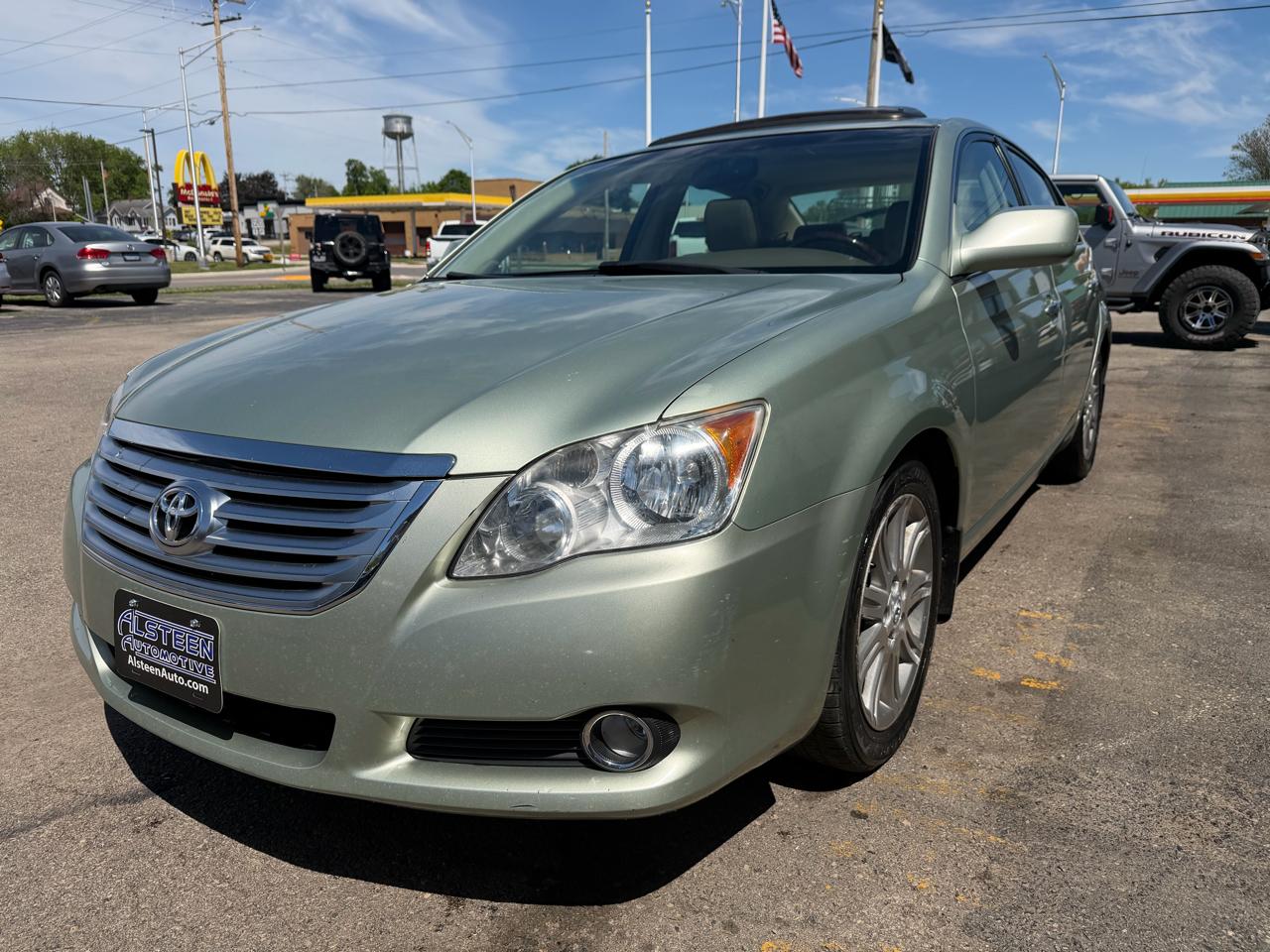 Toyota Avalon 4dr Sdn XL (Natl) 2010