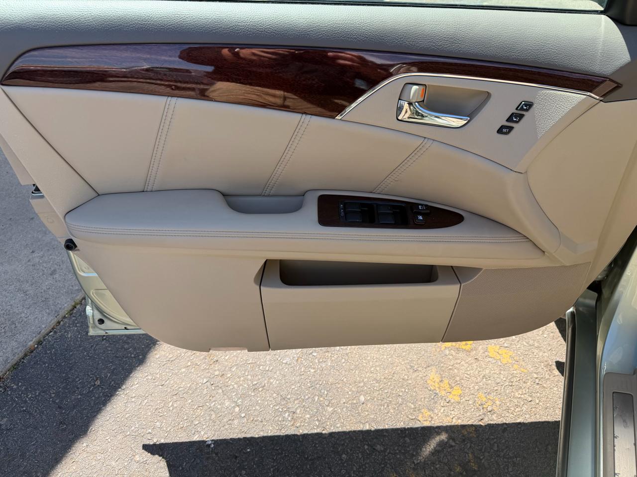 Toyota Avalon 4dr Sdn XL (Natl) 2010