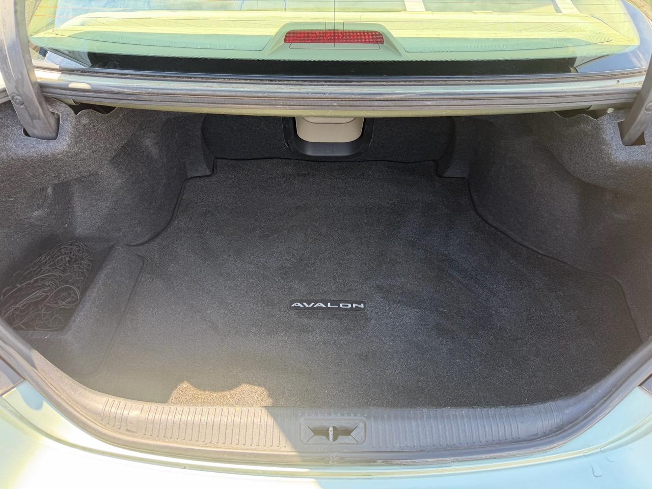 Toyota Avalon 4dr Sdn XL (Natl) 2010