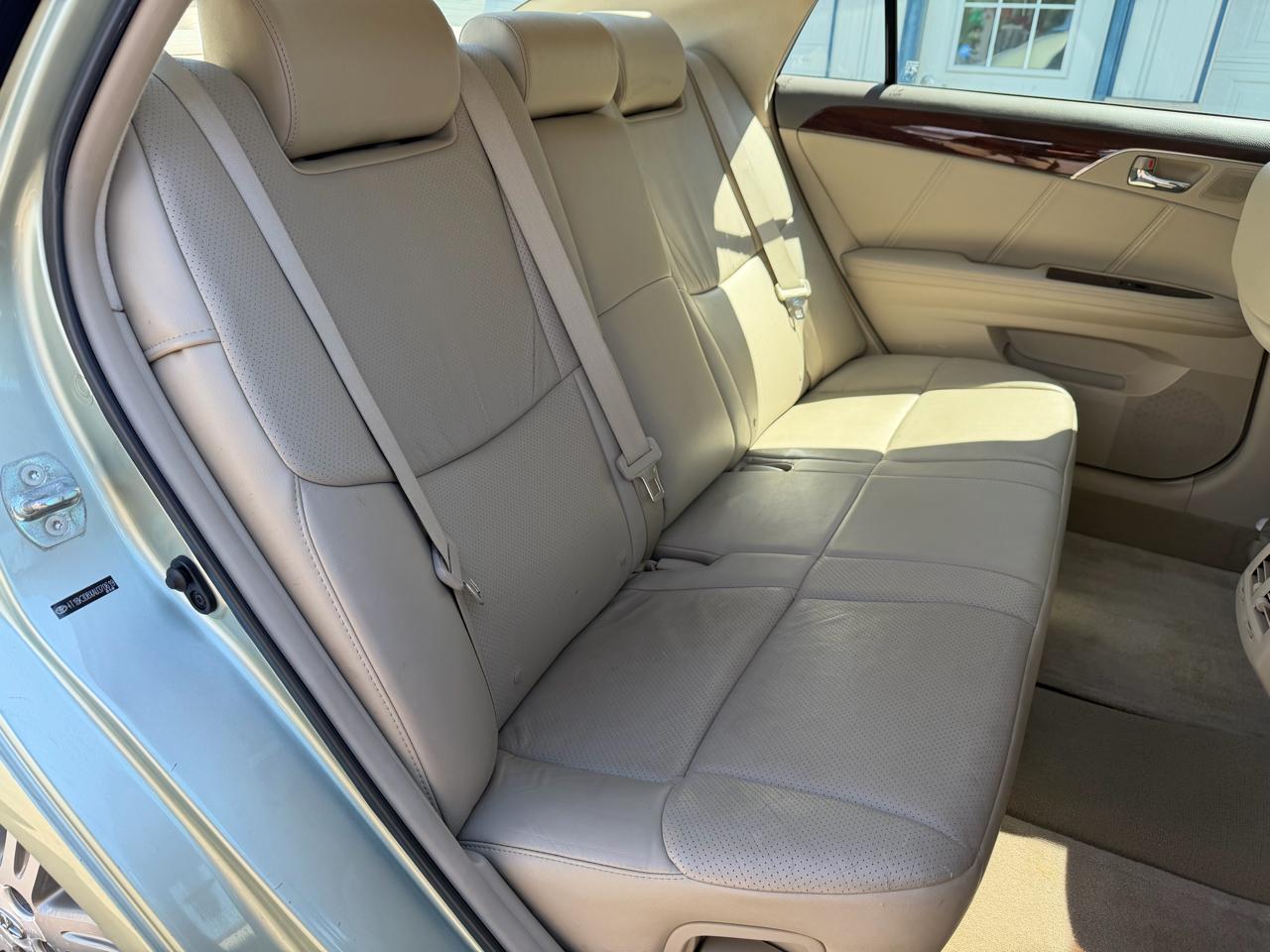 Toyota Avalon 4dr Sdn XL (Natl) 2010