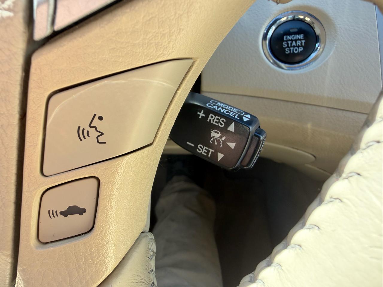 Toyota Avalon 4dr Sdn XL (Natl) 2010