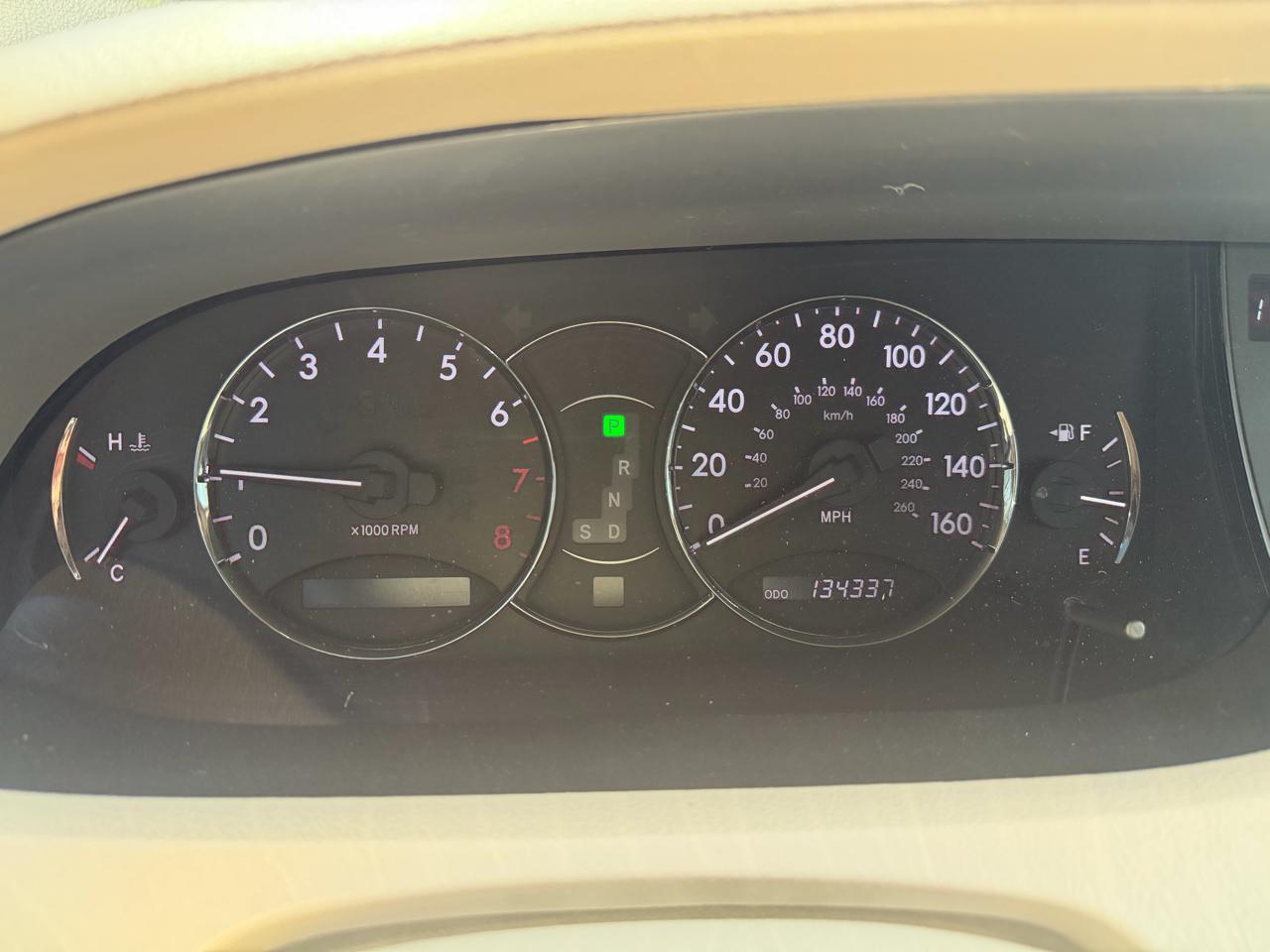 Toyota Avalon 4dr Sdn XL (Natl) 2010