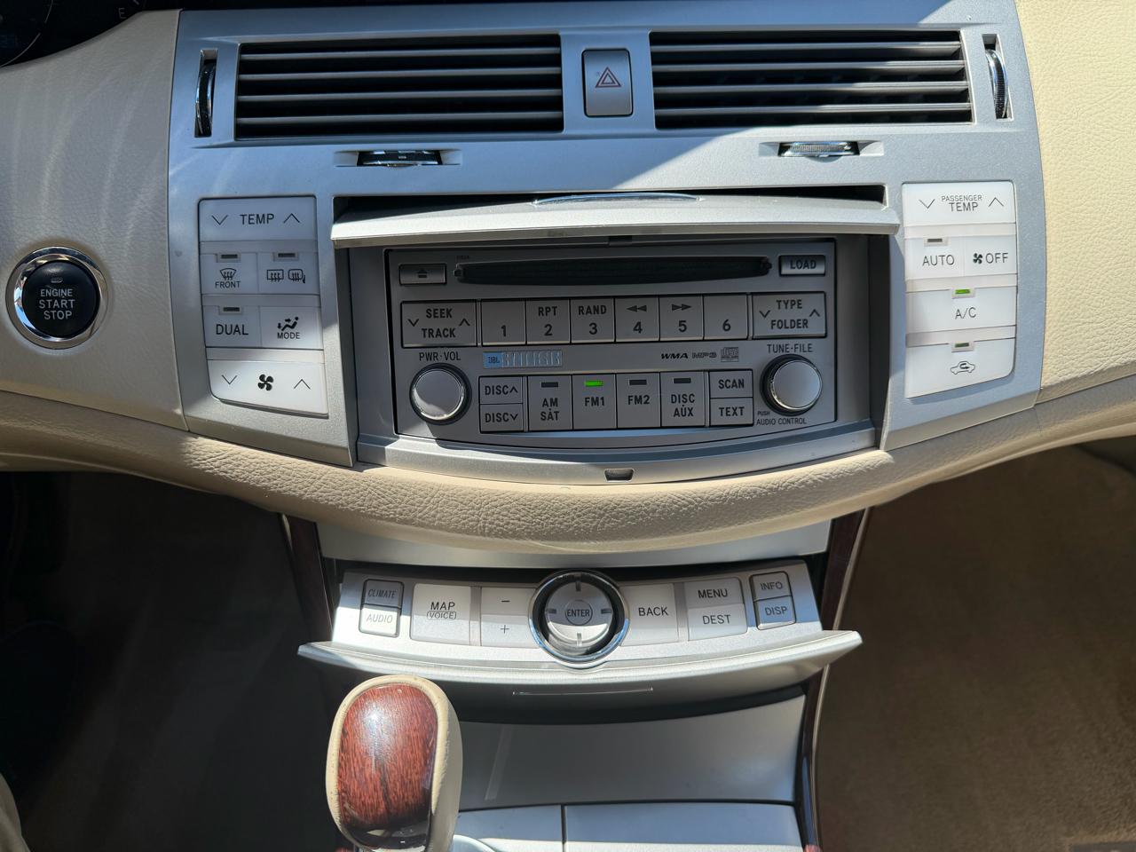 Toyota Avalon 4dr Sdn XL (Natl) 2010