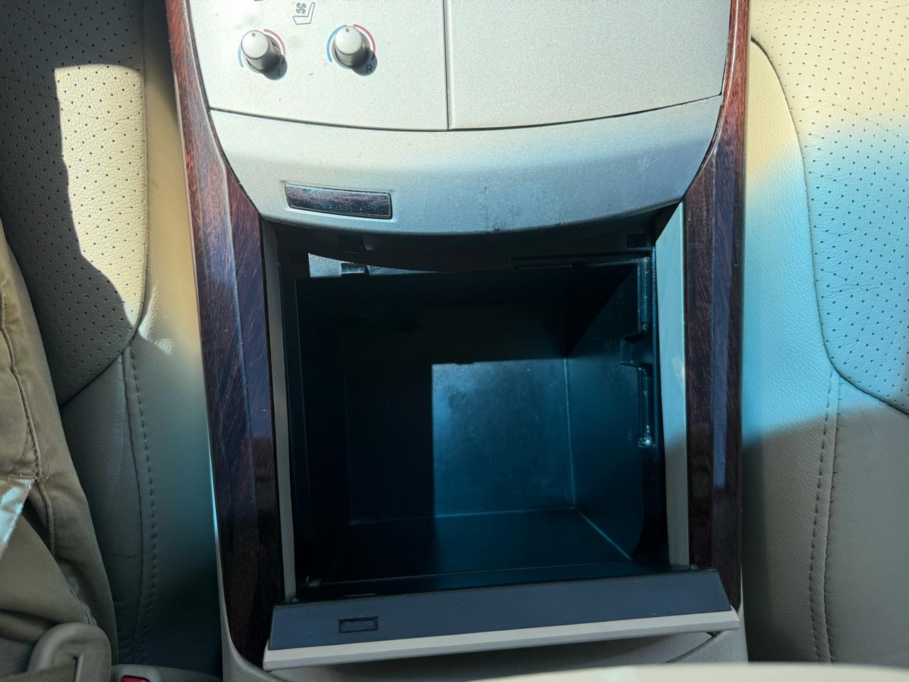 Toyota Avalon 4dr Sdn XL (Natl) 2010