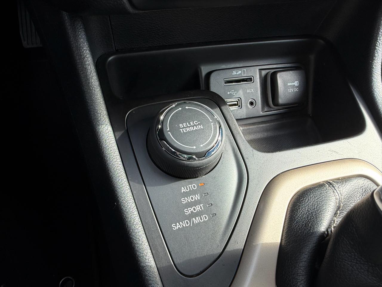 Jeep Cherokee 4WD 4dr Limited 2016