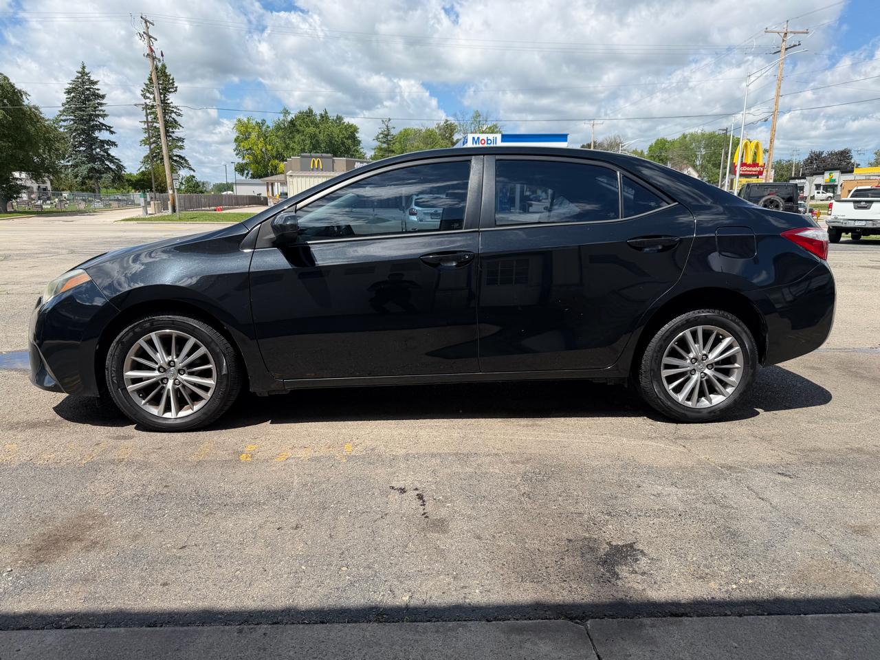 Toyota Corolla 4dr Sdn Auto L (Natl) 2015