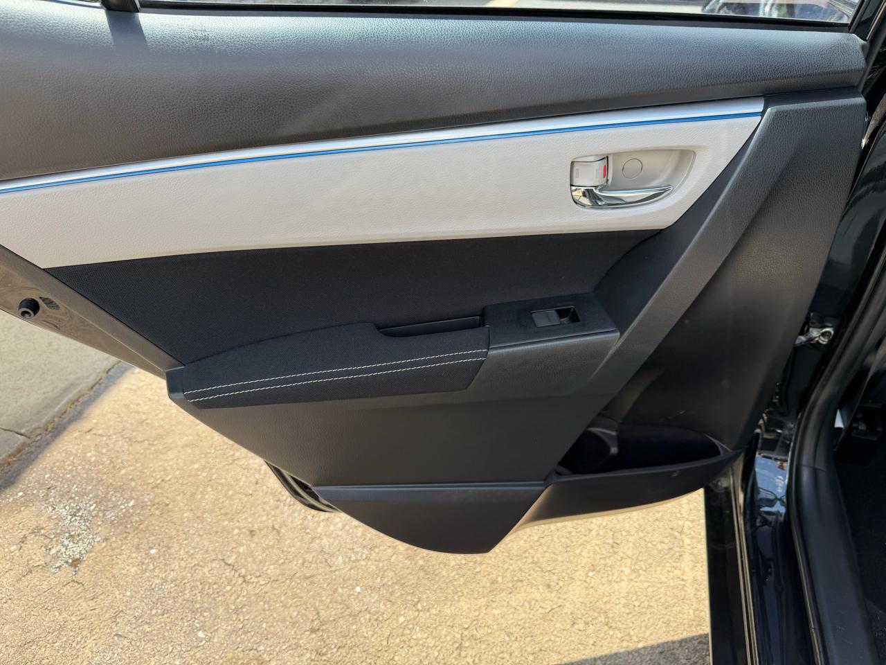 Toyota Corolla 4dr Sdn Auto L (Natl) 2015