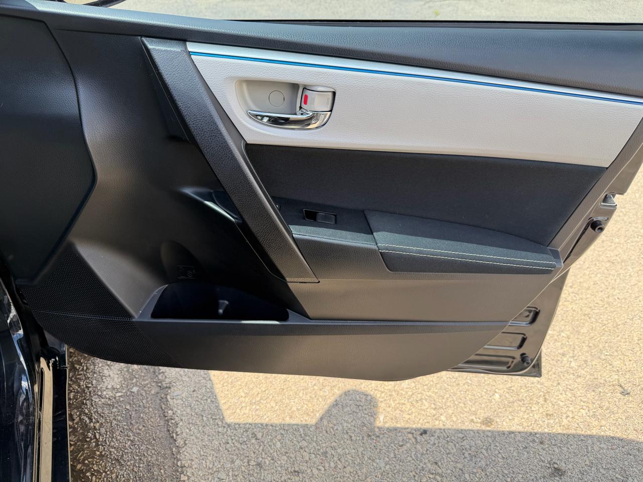 Toyota Corolla 4dr Sdn Auto L (Natl) 2015