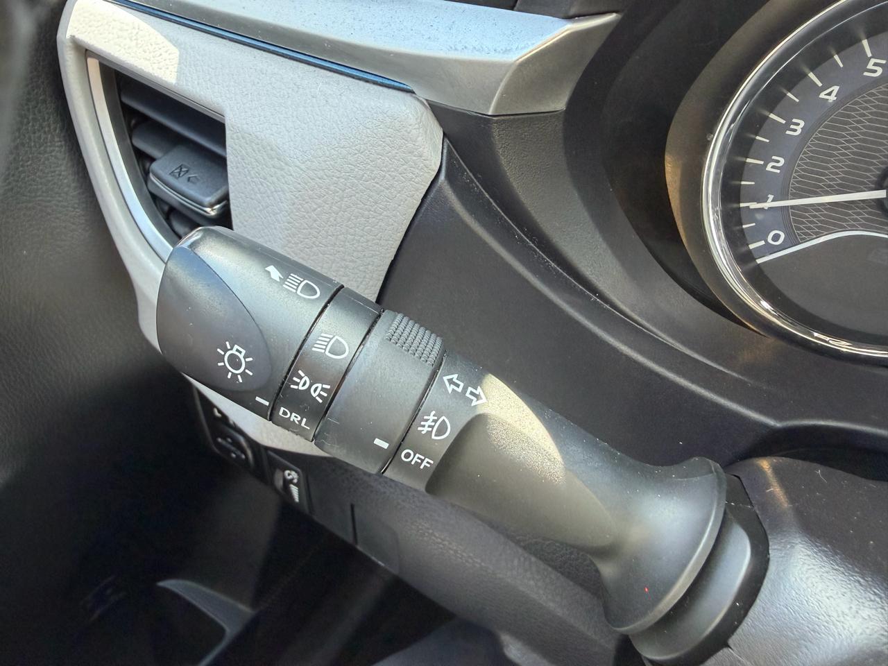 Toyota Corolla 4dr Sdn Auto L (Natl) 2015