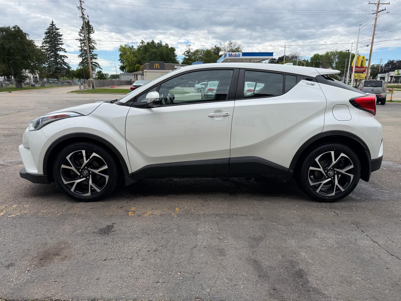 Toyota C-HR XLE Premium FWD (Natl) 2018