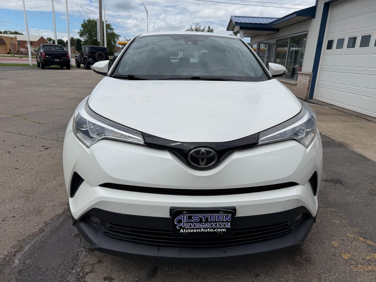 Toyota C-HR XLE Premium FWD (Natl) 2018