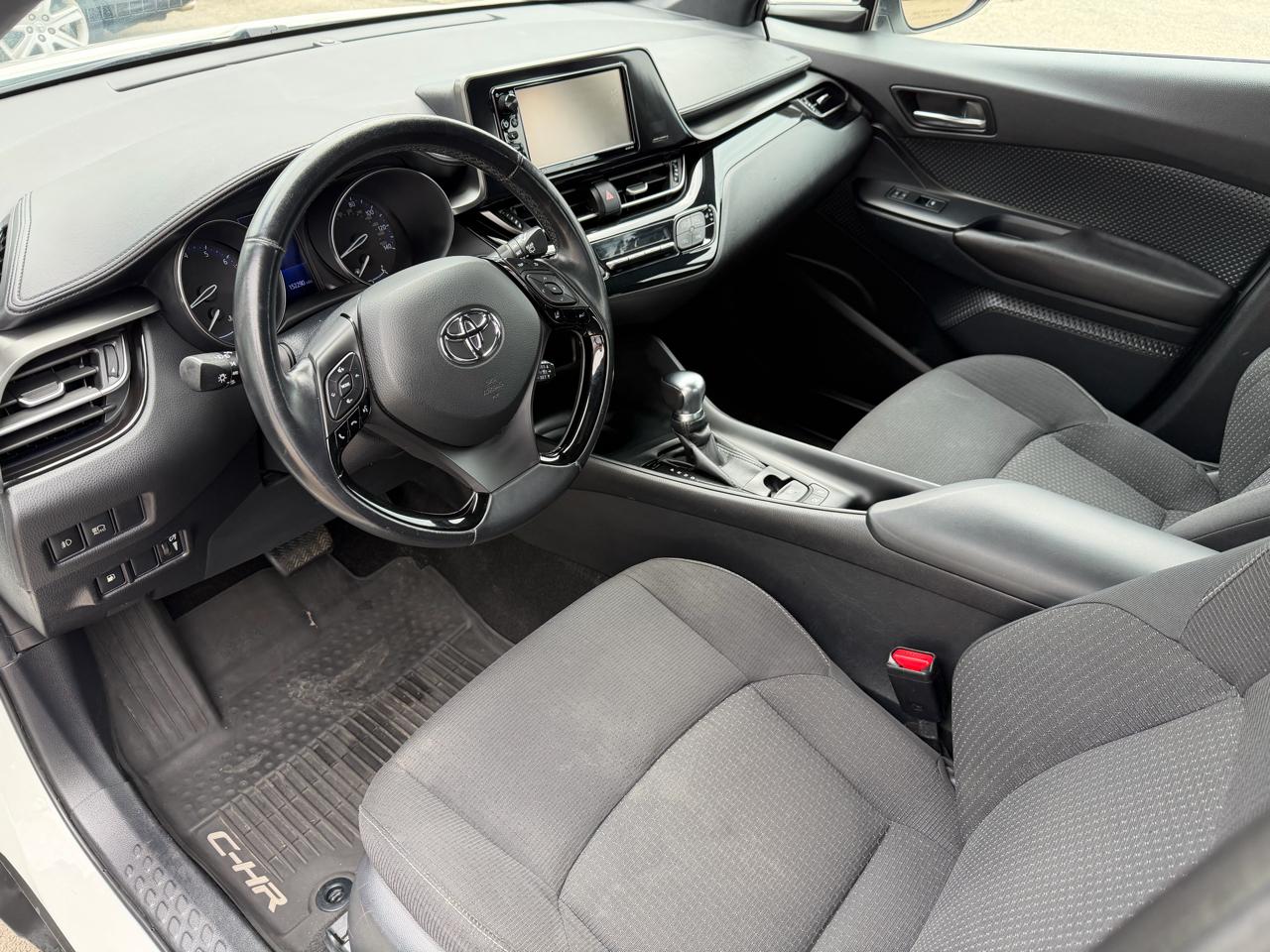 Toyota C-HR XLE Premium FWD (Natl) 2018