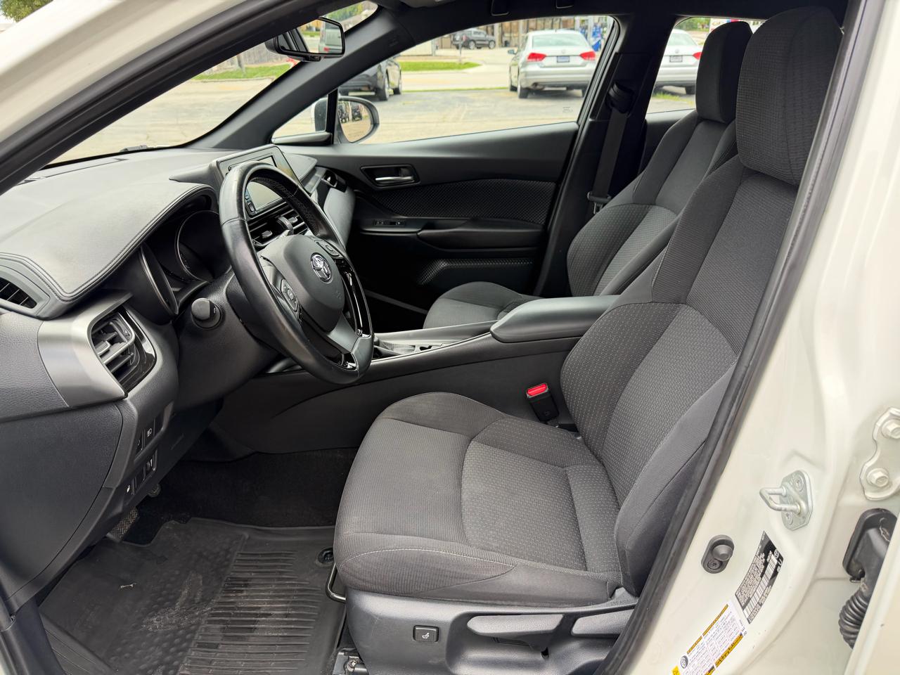 Toyota C-HR XLE Premium FWD (Natl) 2018