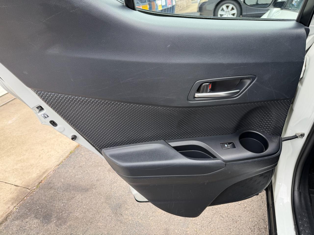 Toyota C-HR XLE Premium FWD (Natl) 2018