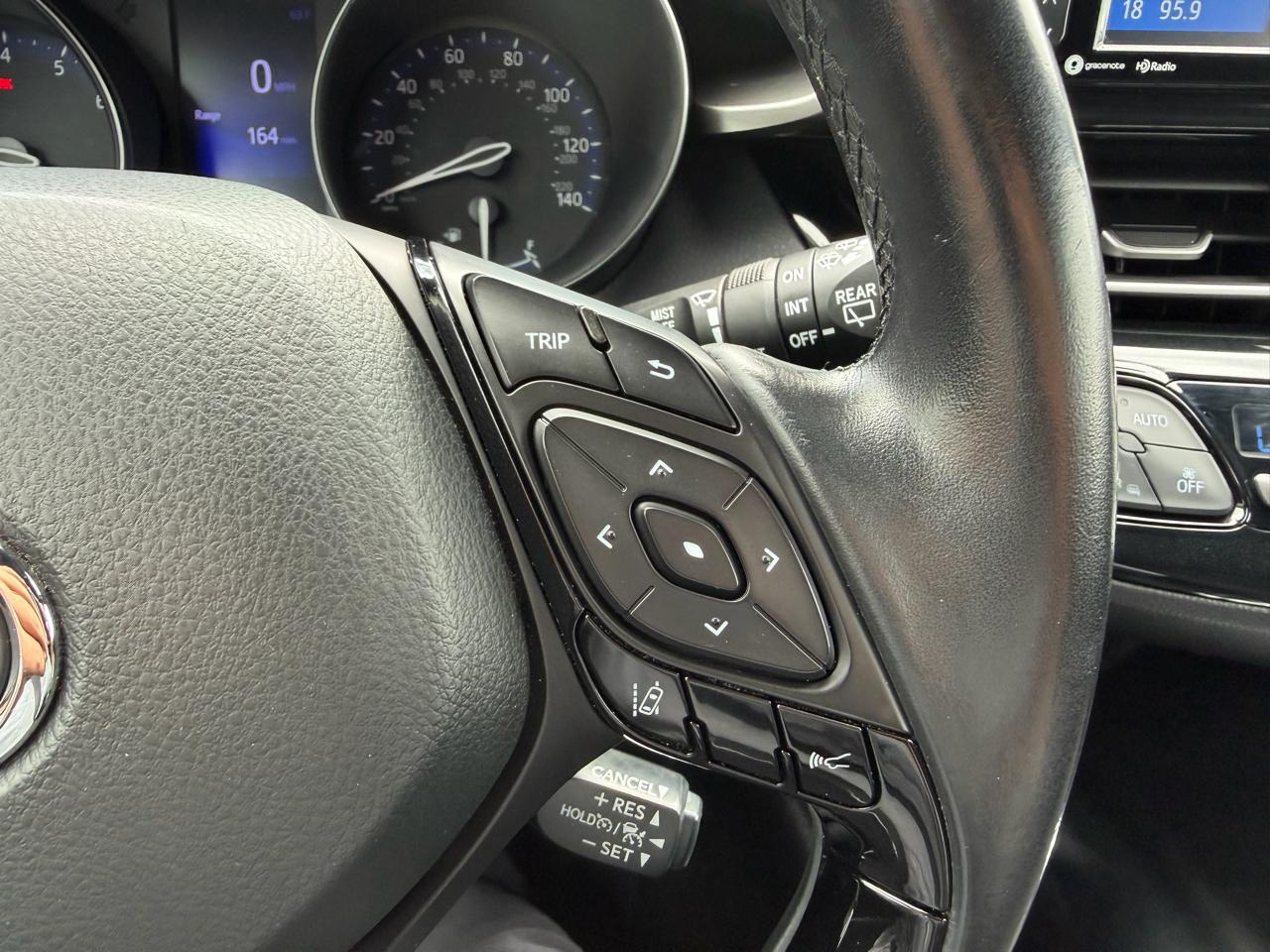 Toyota C-HR XLE Premium FWD (Natl) 2018