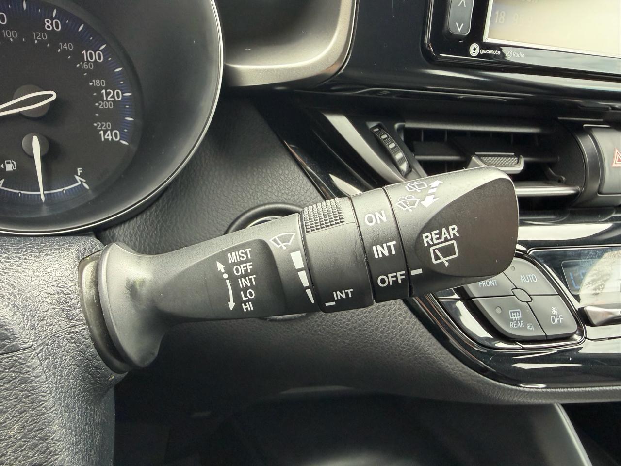 Toyota C-HR XLE Premium FWD (Natl) 2018