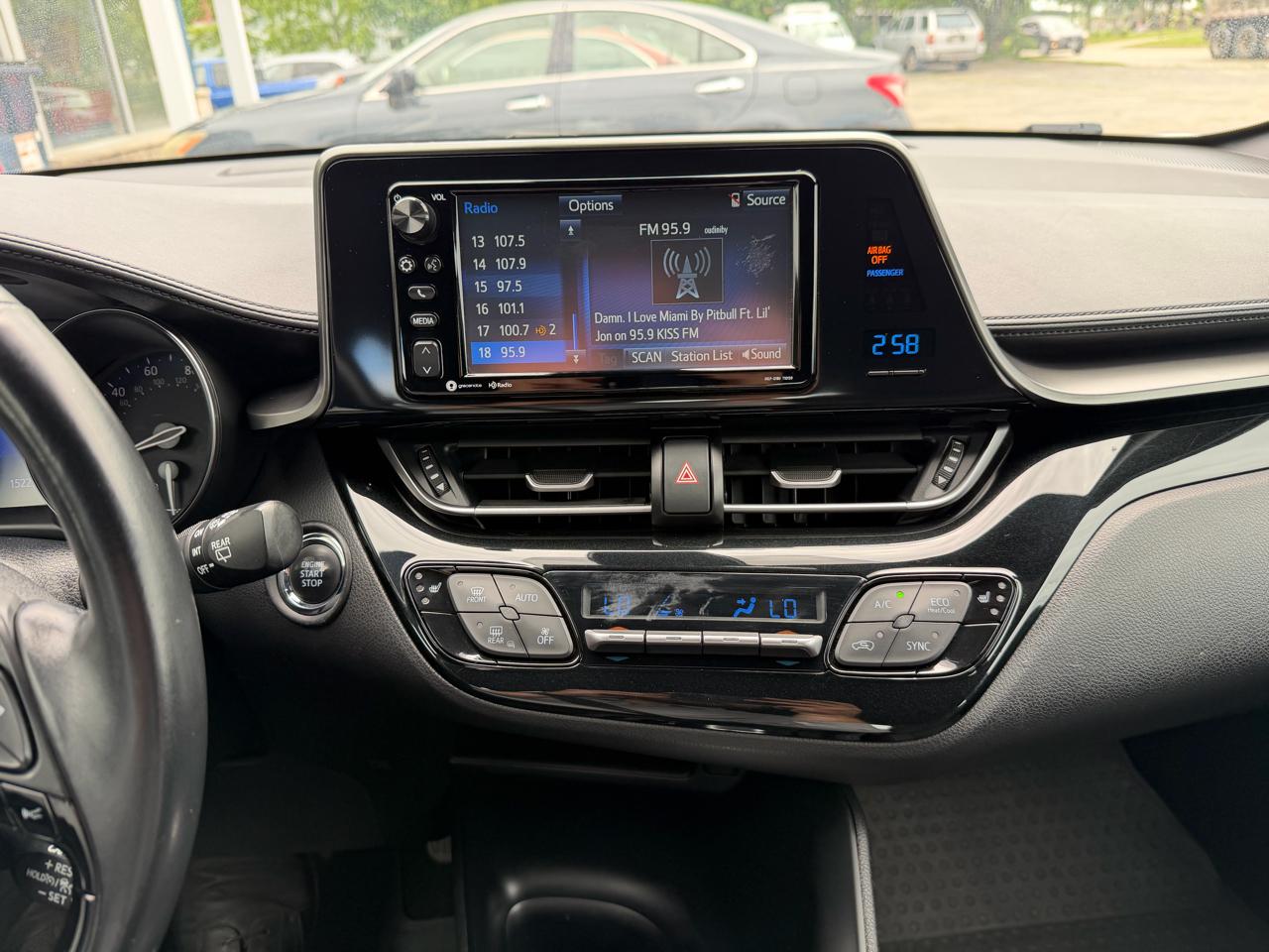 Toyota C-HR XLE Premium FWD (Natl) 2018