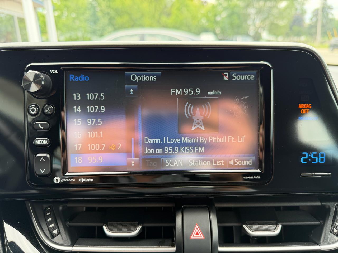 Toyota C-HR XLE Premium FWD (Natl) 2018