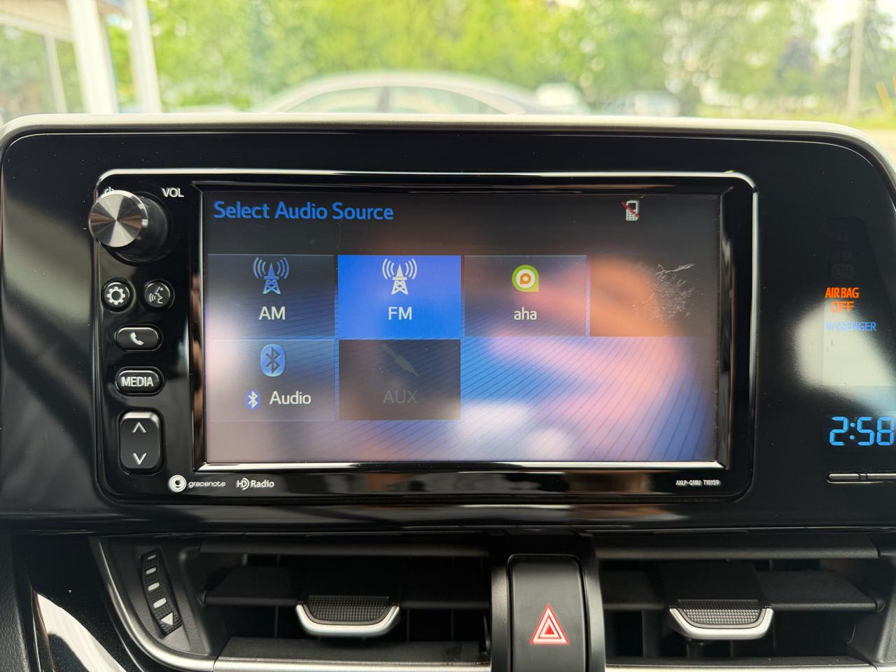 Toyota C-HR XLE Premium FWD (Natl) 2018